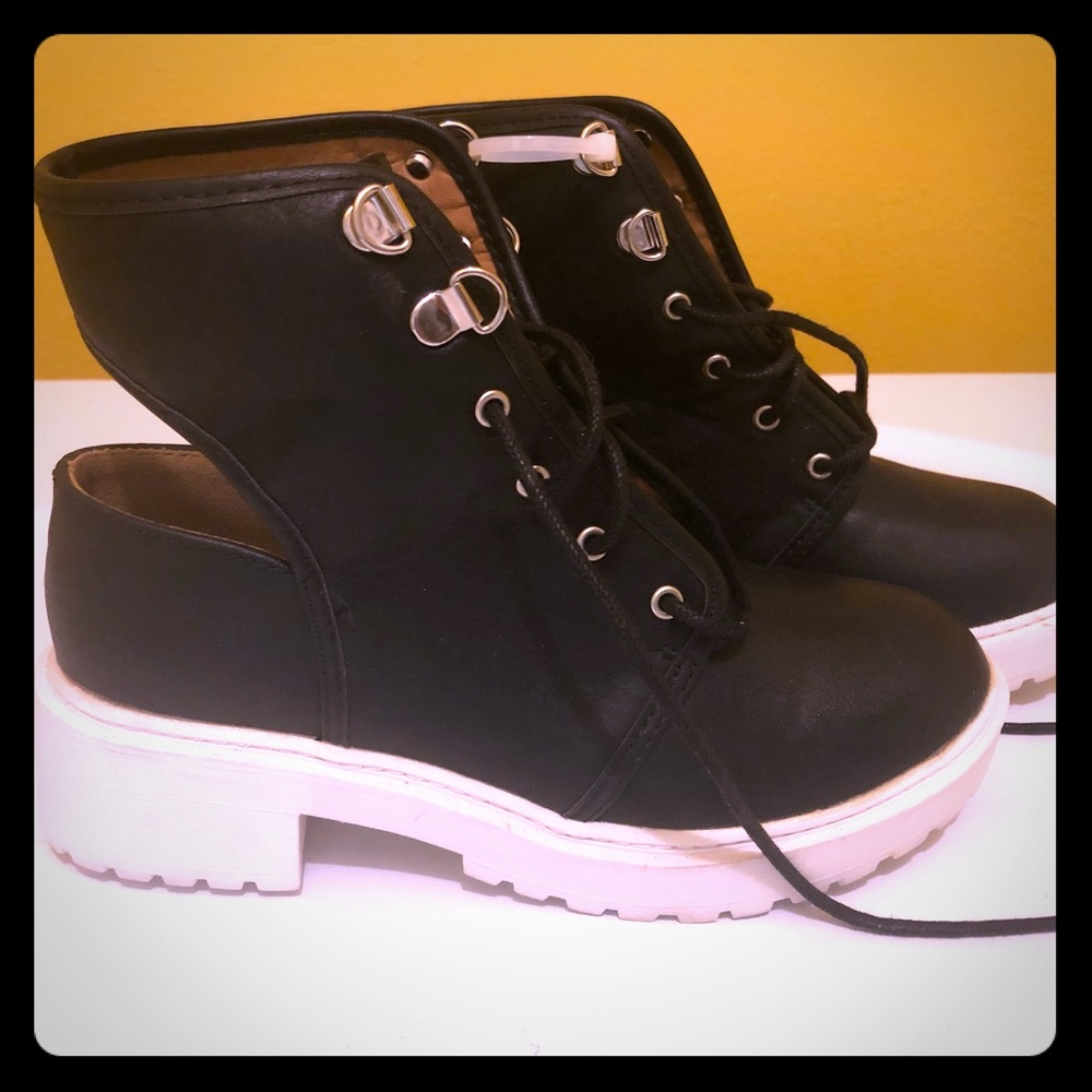 Cut out ankle combat boots